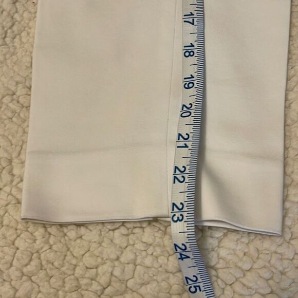 Chaps Woman's White Fitted Capri Pants Size 10 - Picture 7 of 7